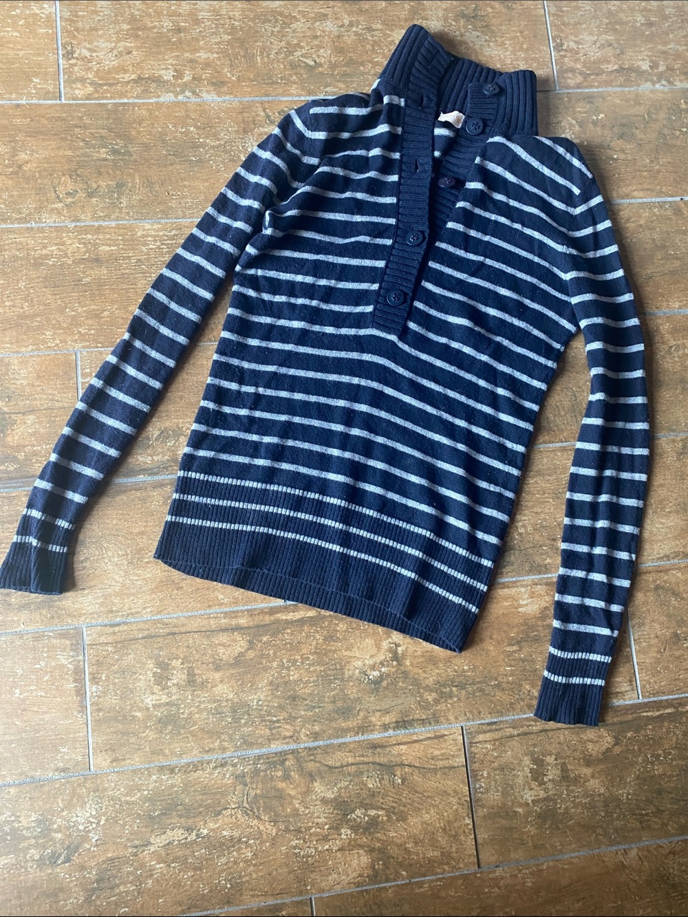Tory Burch Navy/Gray Ribbed Knit Sweater. Size xs. In good condition.